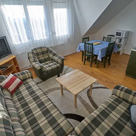 Apartmán Fecske Vendeghaz *