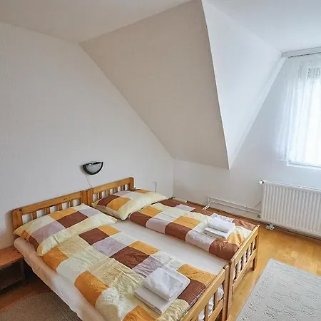 Fecske Vendeghaz * Hévíz